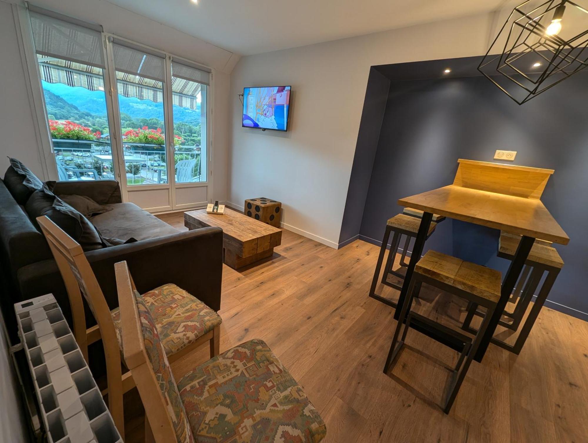 Logis Hotel Le Beau Site Chambon-sur-Lac Buitenkant foto